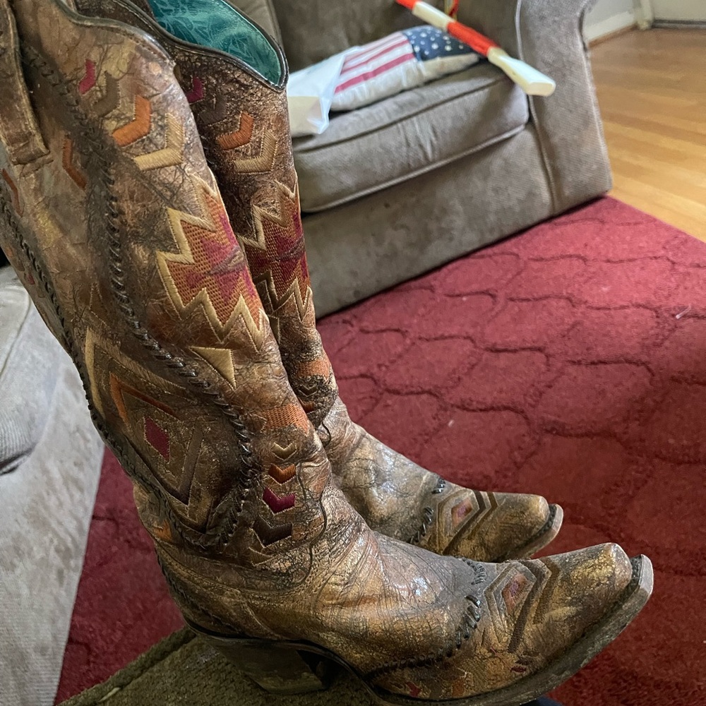 Typically $299 worn a handful of times. Corral size 8M
